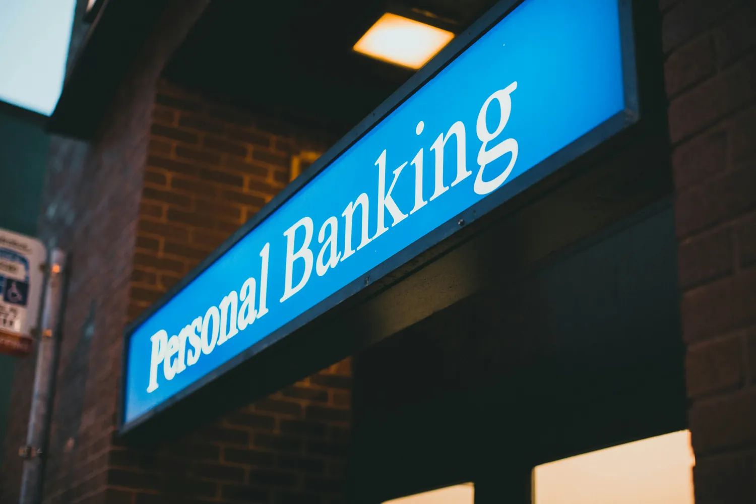 Pros and Cons of Digital vs. In-Person Banking Services for Consumers